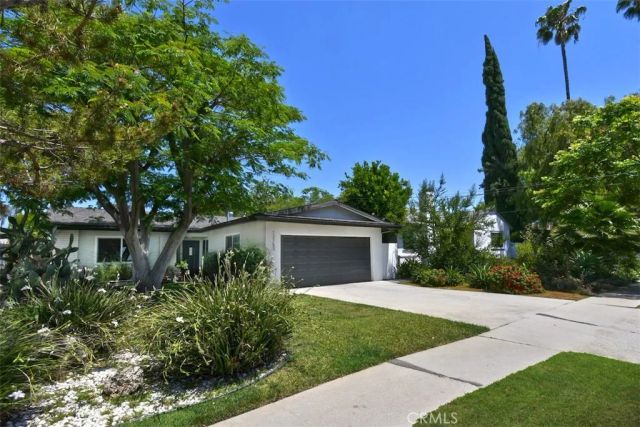 13753 Calvert, Valley Glen, CA 91401