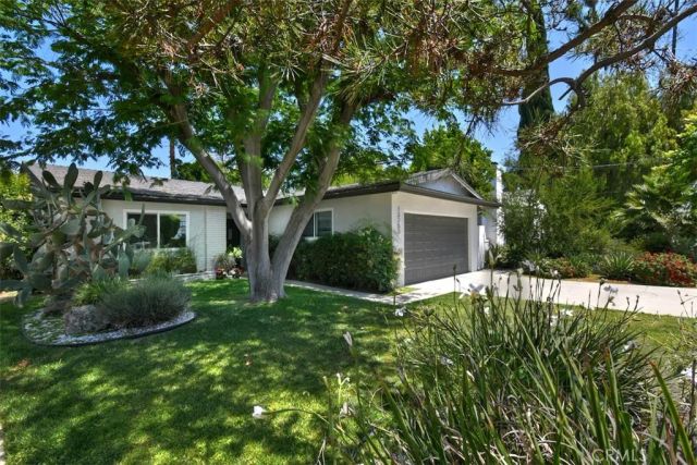 13753 Calvert, Valley Glen, CA 91401