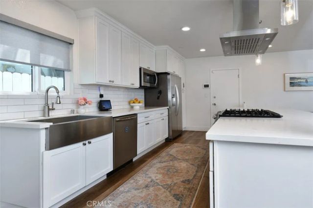 13753 Calvert, Valley Glen, CA 91401