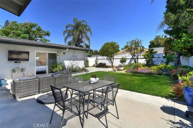 13753 Calvert, Valley Glen, CA 91401