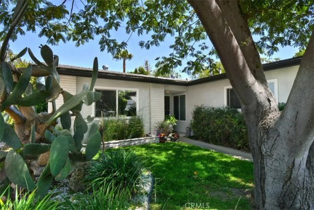 13753 Calvert, Valley Glen, CA 91401