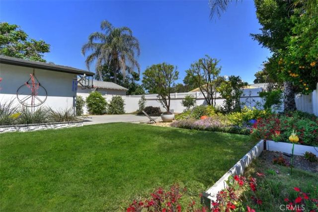 13753 Calvert, Valley Glen, CA 91401