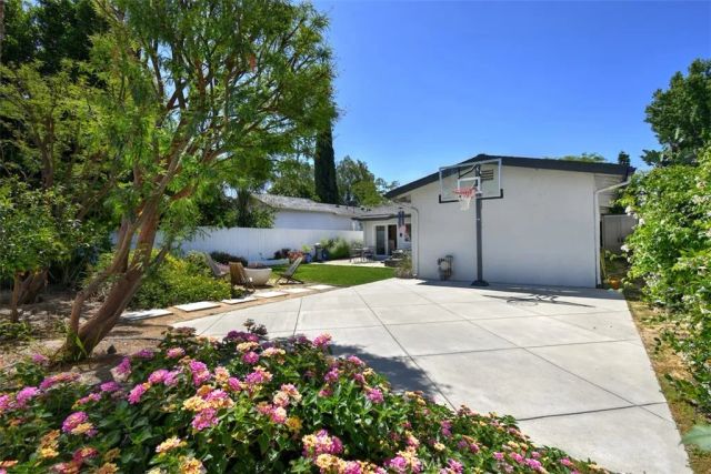 13753 Calvert, Valley Glen, CA 91401