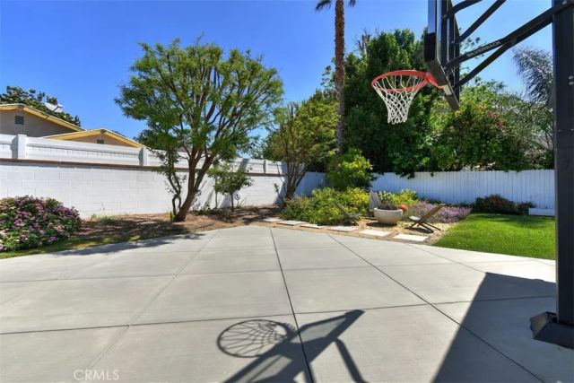 13753 Calvert, Valley Glen, CA 91401