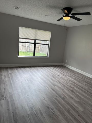 701 King Street, Cedar Hill, TX 75104