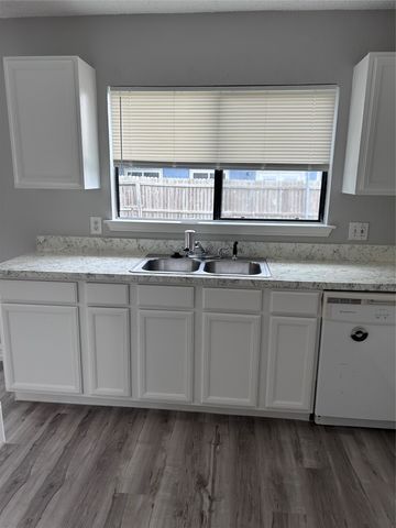 701 King Street, Cedar Hill, TX 75104