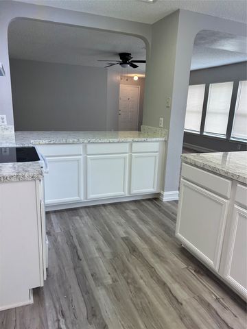 701 King Street, Cedar Hill, TX 75104