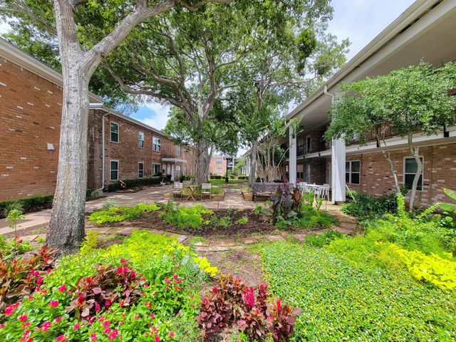 3535 Nasa Rd 1 78, Seabrook, TX 77586
