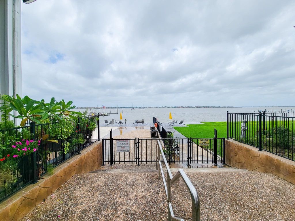 3535 Nasa Rd 1 78, Seabrook, TX 77586