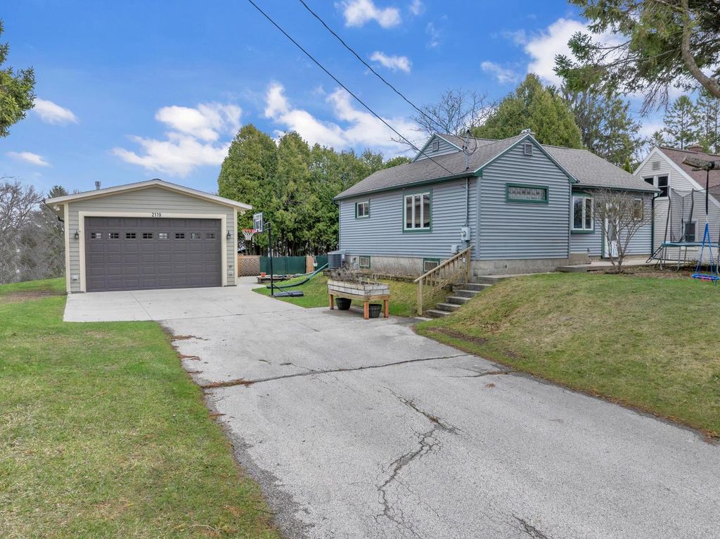 2119 N 38th STREET, Sheboygan, WI 53081