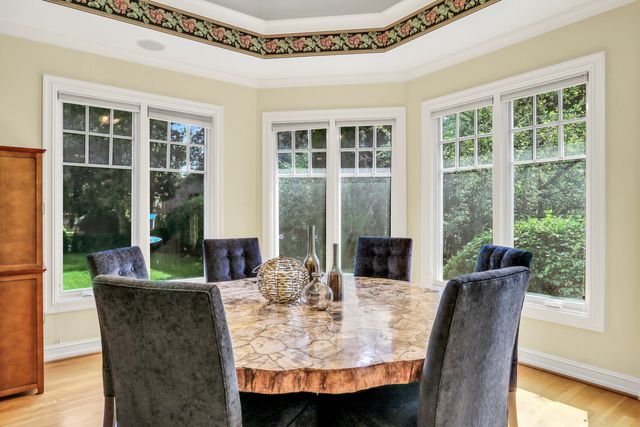 5684 Wolf Road, Western Springs, IL 60558