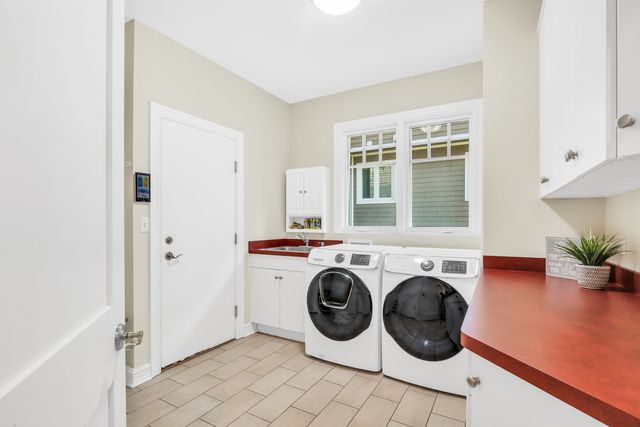 5684 Wolf Road, Western Springs, IL 60558