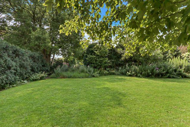 5684 Wolf Road, Western Springs, IL 60558