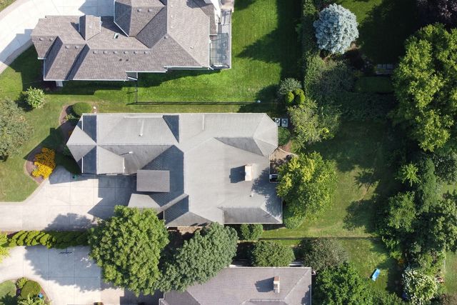 5684 Wolf Road, Western Springs, IL 60558