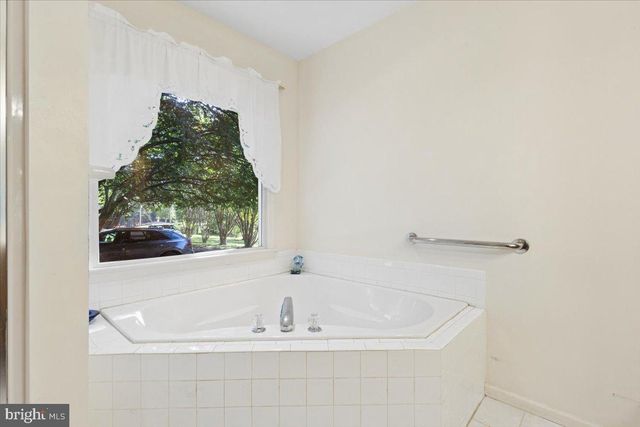 14 SURREY, Madison, VA 22727
