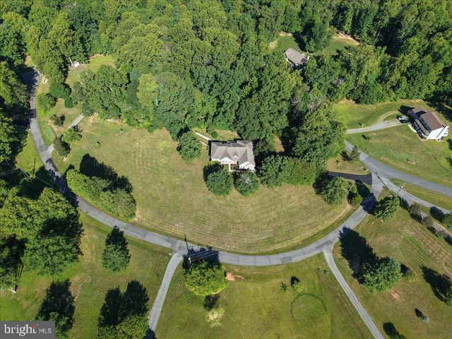 14 SURREY, Madison, VA 22727