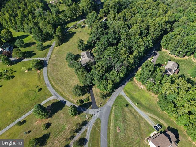 14 SURREY, Madison, VA 22727