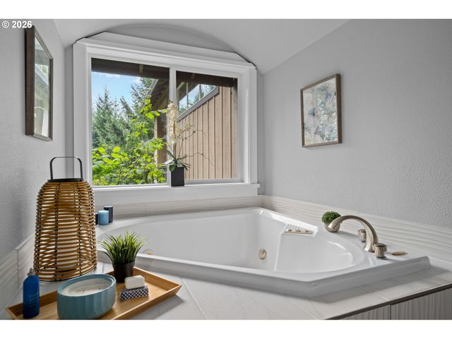 35890 Sw ORCHID HILL Ln, Hillsboro, OR 97123