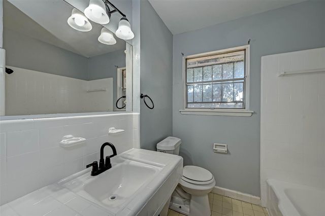 2946 Dragonwick Drive, Houston, TX 77045