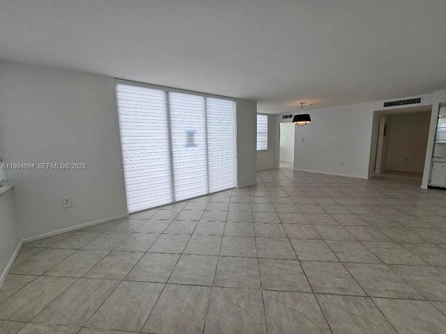 18041 Biscayne Boulevard 204, Aventura, FL 33160