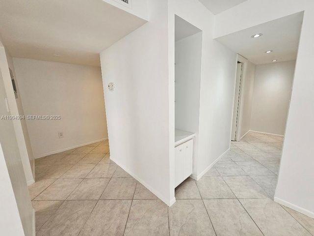 18041 Biscayne Boulevard 204, Aventura, FL 33160