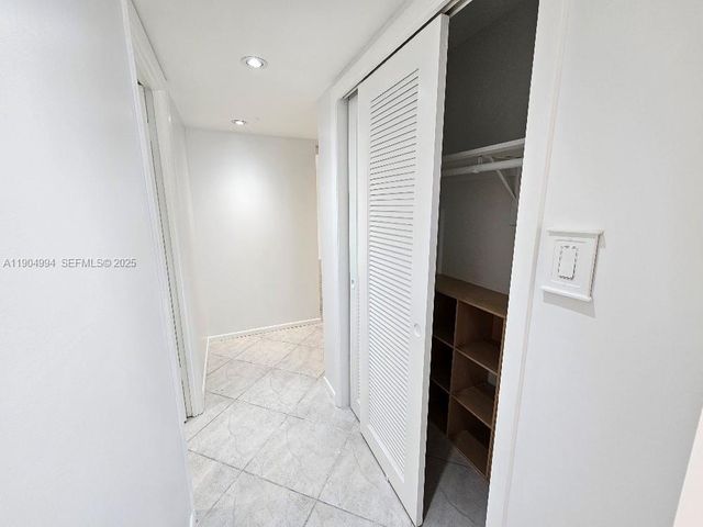 18041 Biscayne Boulevard 204, Aventura, FL 33160