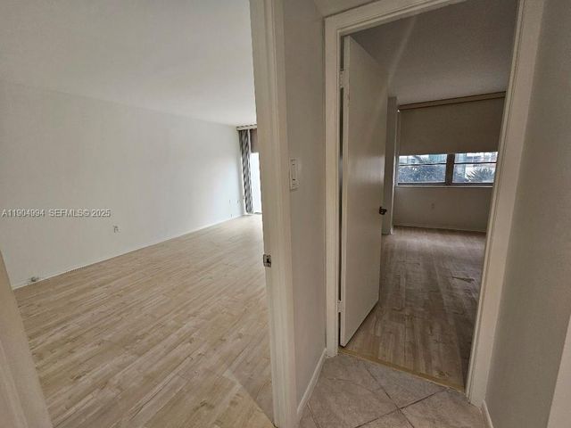 18041 Biscayne Boulevard 204, Aventura, FL 33160
