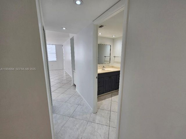 18041 Biscayne Boulevard 204, Aventura, FL 33160