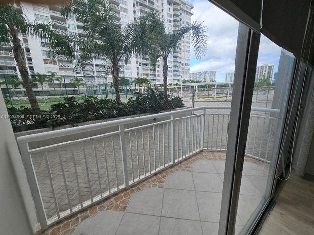 18041 Biscayne Boulevard 204, Aventura, FL 33160