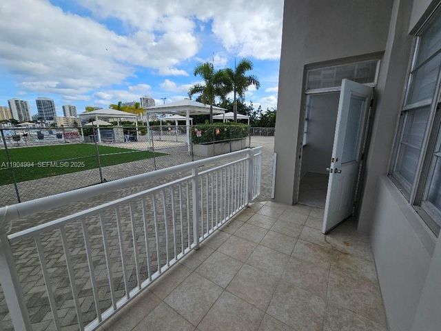 18041 Biscayne Boulevard 204, Aventura, FL 33160