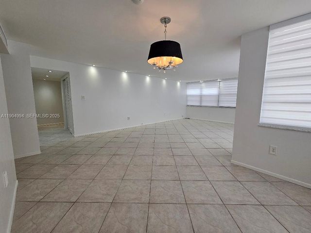 18041 Biscayne Boulevard 204, Aventura, FL 33160