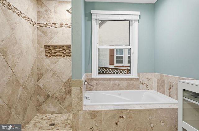 5612 DELAWARE DR, Oxon Hill, MD 20745