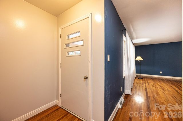 620 Diamondhead Drive NE, Lenoir, NC 28645