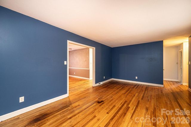 620 Diamondhead Drive NE, Lenoir, NC 28645