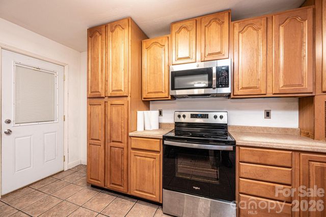 620 Diamondhead Drive NE, Lenoir, NC 28645