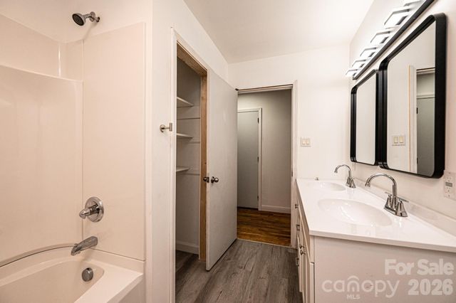 620 Diamondhead Drive NE, Lenoir, NC 28645