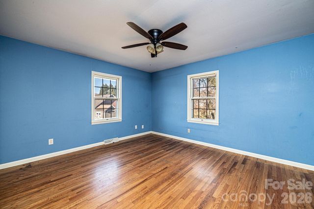 620 Diamondhead Drive NE, Lenoir, NC 28645