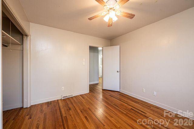 620 Diamondhead Drive NE, Lenoir, NC 28645