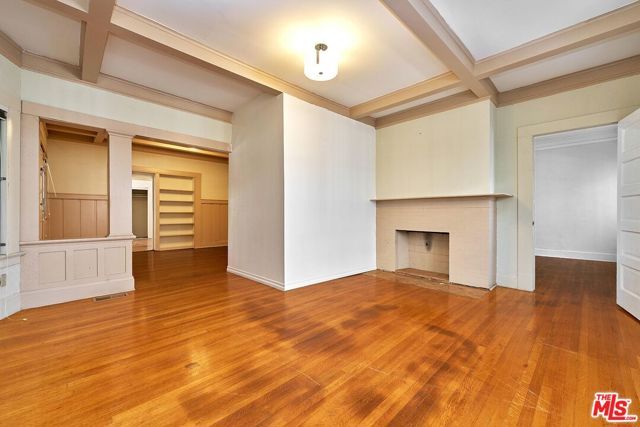 2619 Raymond Avenue, Los Angeles, CA 90007