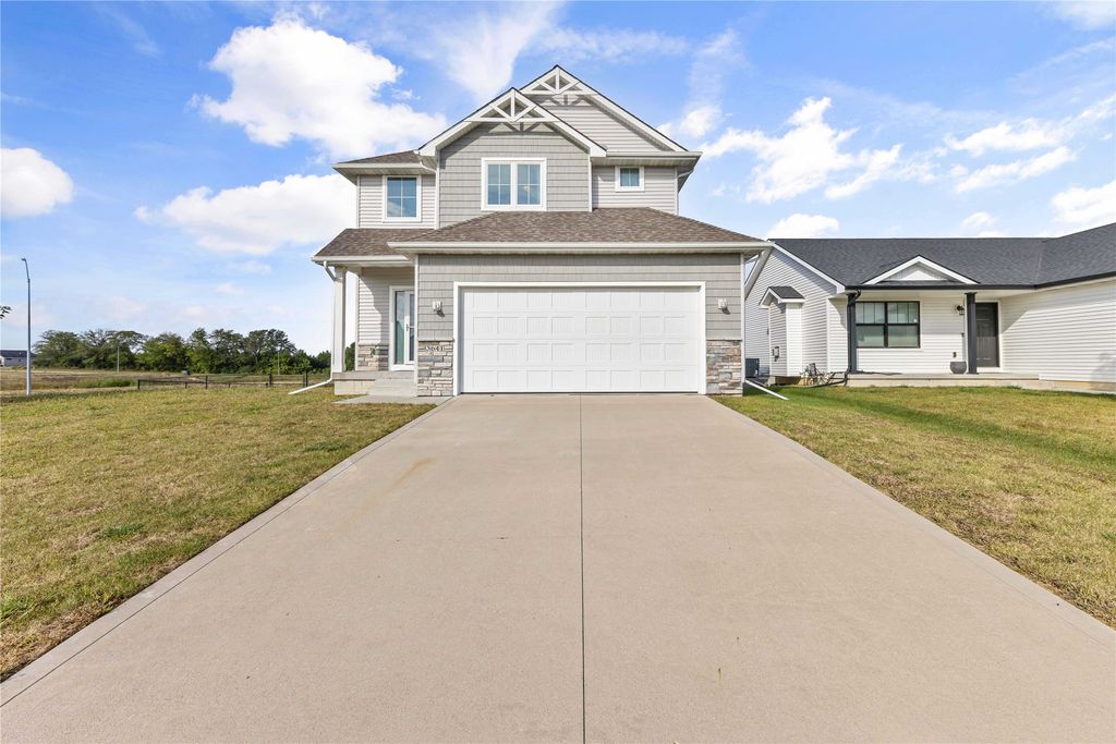 3641 NE Winding Trail Drive, Ankeny, IA 50021