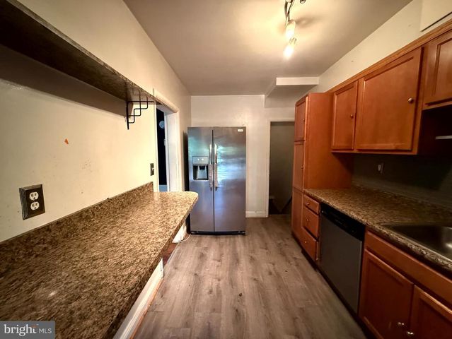 6142 DUNROMING RD, Baltimore, MD 21239