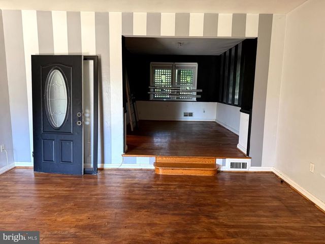 6142 DUNROMING RD, Baltimore, MD 21239