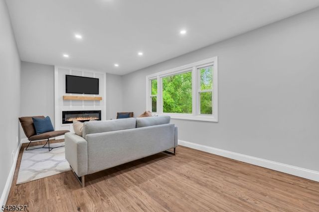 1318 Marcella Dr, Union Twp., NJ 07083