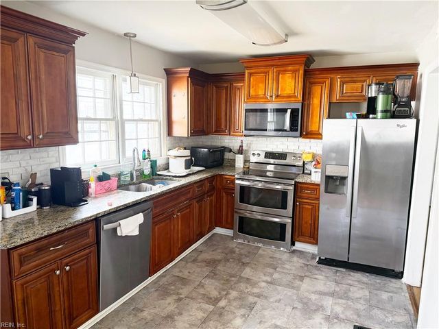 265 Benns RD, Newport News, VA 23601