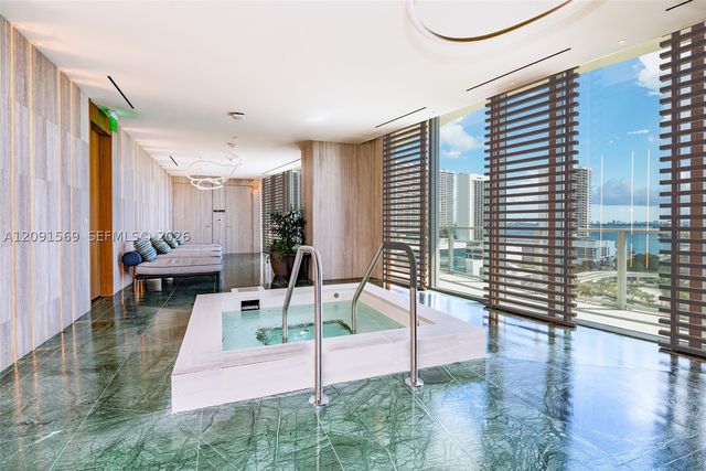 1400 Biscayne Blvd 405, Miami, FL 33132