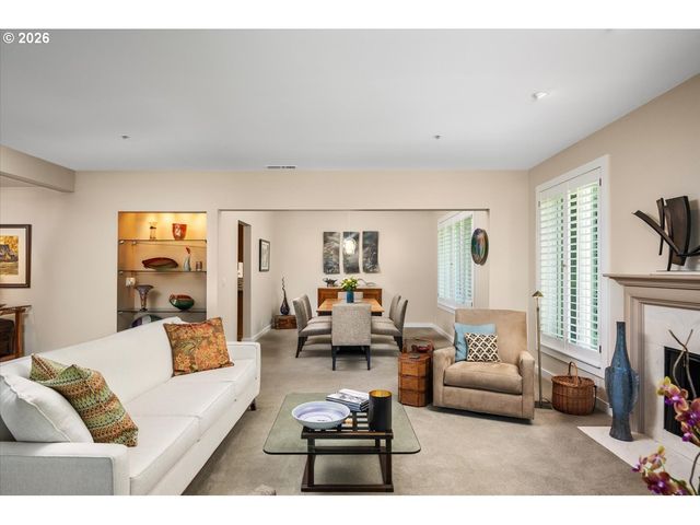762 Nw WESTOVER Sq, Portland, OR 97210