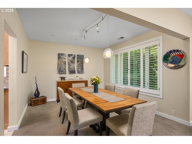 762 Nw WESTOVER Sq, Portland, OR 97210