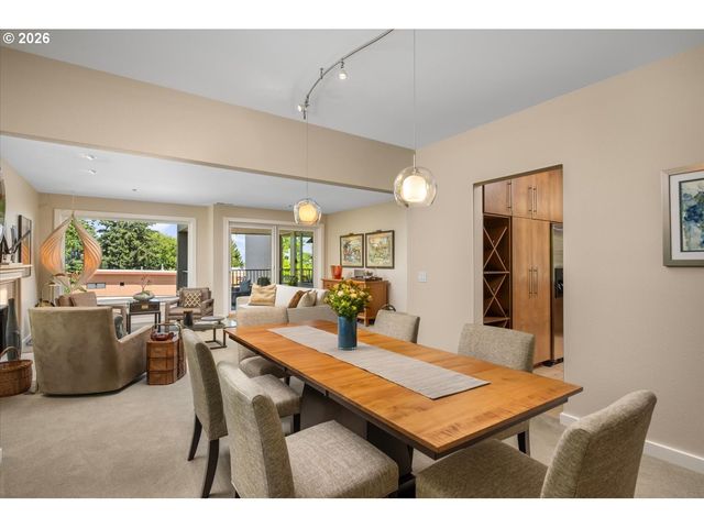 762 Nw WESTOVER Sq, Portland, OR 97210