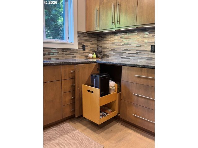 762 Nw WESTOVER Sq, Portland, OR 97210