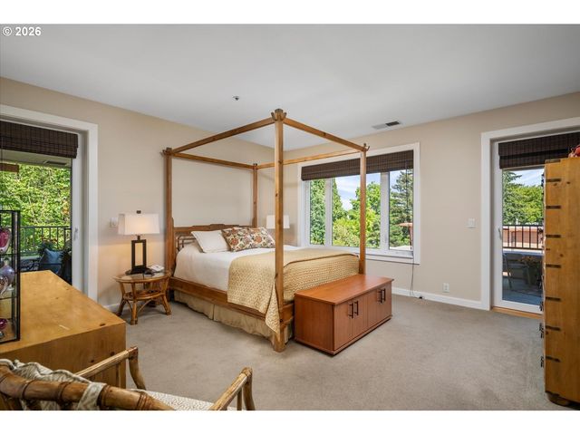 762 Nw WESTOVER Sq, Portland, OR 97210